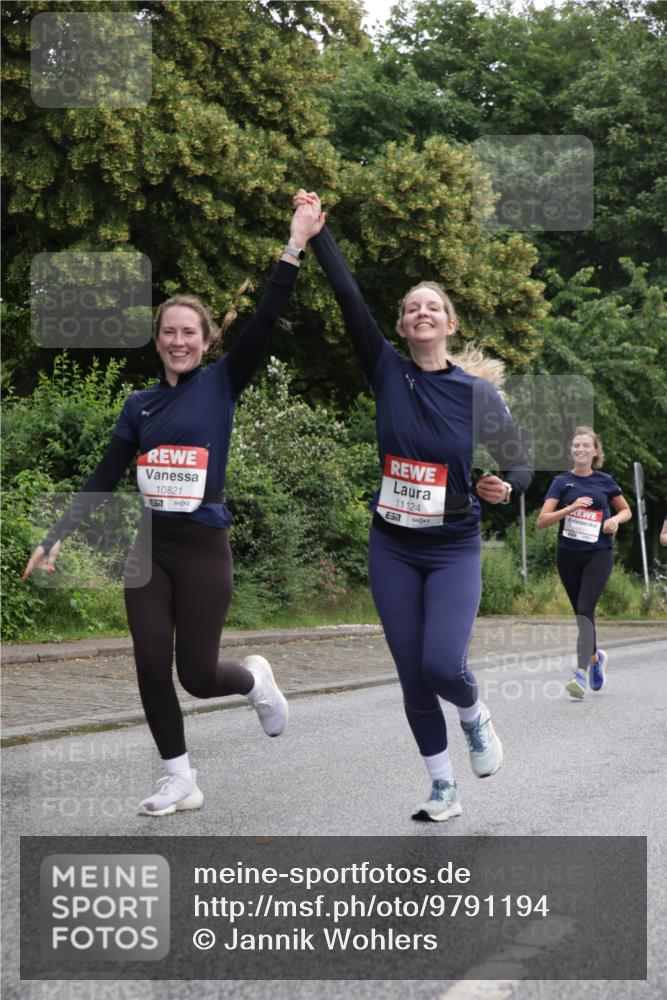 14.06.2026 - REWE Women's Run Jannik Wohlers http://msf.ph/oto/9791194 14.06.2026 10:05:12 Laufen 10821, 57, 11124, 10591 meine-sportfotos.de