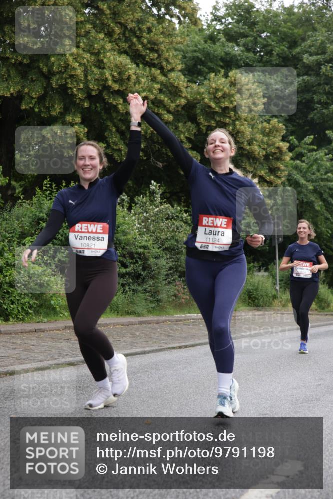 14.06.2026 - REWE Women's Run Jannik Wohlers http://msf.ph/oto/9791198 14.06.2026 10:05:12 Laufen 10821, 7, 11124, 7 meine-sportfotos.de