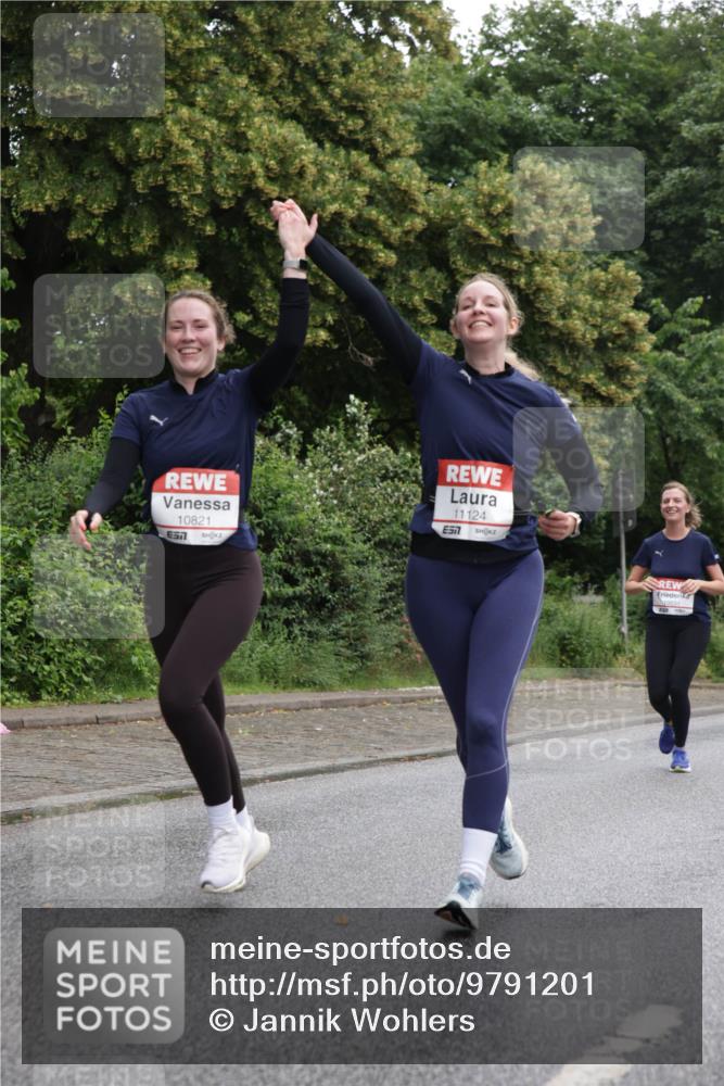 14.06.2026 - REWE Women's Run Jannik Wohlers http://msf.ph/oto/9791201 14.06.2026 10:05:12 Laufen 10821, 57, 11124, 10591 meine-sportfotos.de