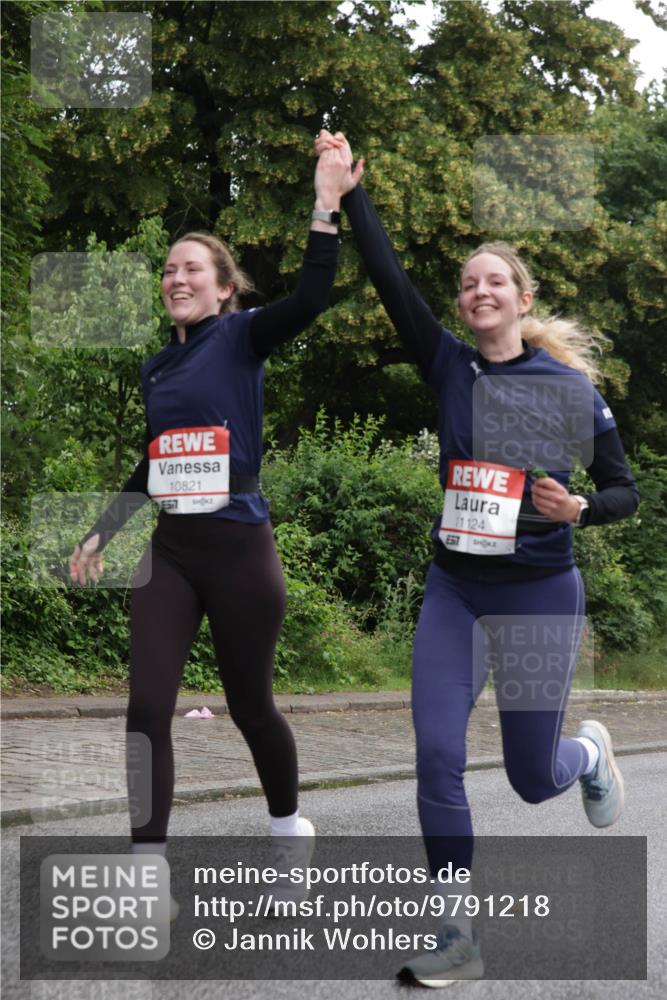 14.06.2026 - REWE Women's Run Jannik Wohlers http://msf.ph/oto/9791218 14.06.2026 10:05:12 Laufen 10821, 657, 57, 11124 meine-sportfotos.de