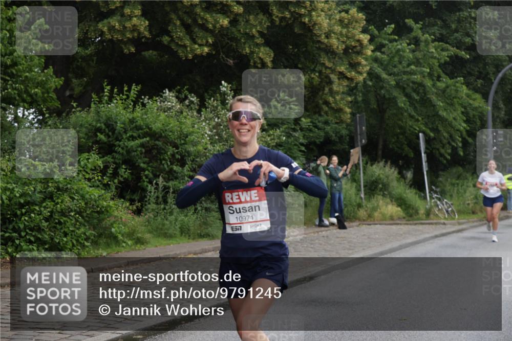 14.06.2026 - REWE Women's Run Jannik Wohlers http://msf.ph/oto/9791245 14.06.2026 09:48:03 Laufen 10971, 77 meine-sportfotos.de