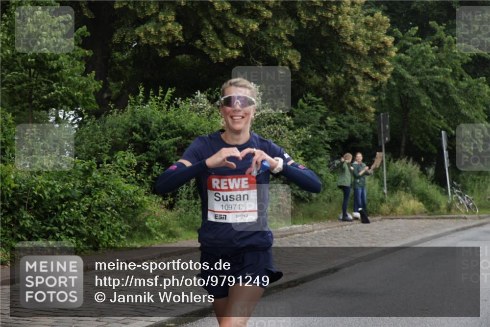 14.06.2026 - REWE Women's Run Jannik Wohlers http://msf.ph/oto/9791249 14.06.2026 09:48:03 Laufen 10971, 7 meine-sportfotos.de