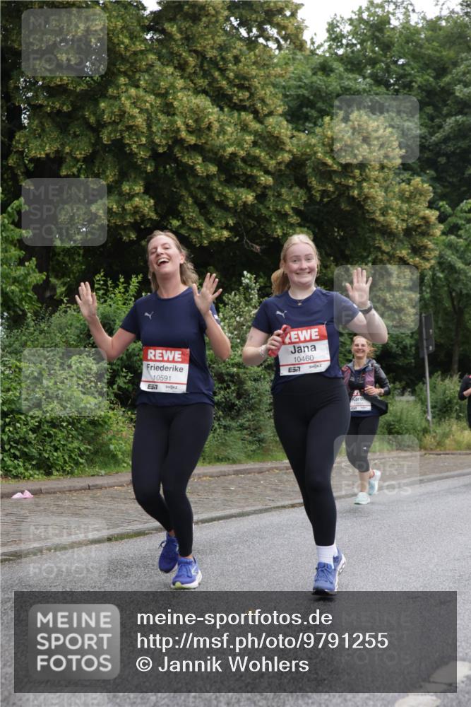14.06.2026 - REWE Women's Run Jannik Wohlers http://msf.ph/oto/9791255 14.06.2026 10:05:14 Laufen 10591, 7, 10460, 57, 11451 meine-sportfotos.de
