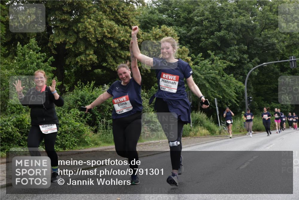 14.06.2026 - REWE Women's Run Jannik Wohlers http://msf.ph/oto/9791301 14.06.2026 10:05:19 Laufen 11450, 10985, 57, 10499, 57 meine-sportfotos.de