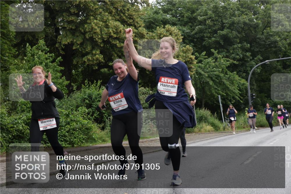 14.06.2026 - REWE Women's Run Jannik Wohlers http://msf.ph/oto/9791305 14.06.2026 10:05:19 Laufen 11450, 7, 10985, 10499, 7 meine-sportfotos.de