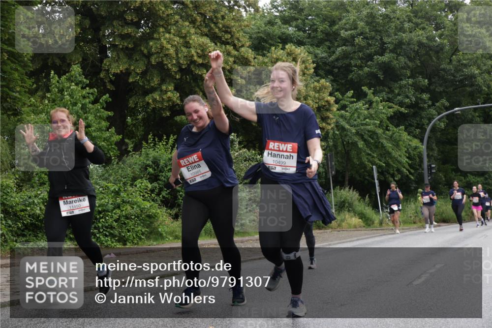 14.06.2026 - REWE Women's Run Jannik Wohlers http://msf.ph/oto/9791307 14.06.2026 10:05:20 Laufen 11450, 10985, 10499, 57 meine-sportfotos.de