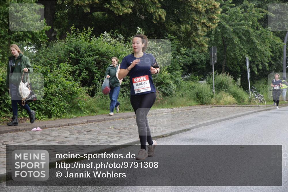 14.06.2026 - REWE Women's Run Jannik Wohlers http://msf.ph/oto/9791308 14.06.2026 09:48:20 Laufen 10954, 57 meine-sportfotos.de