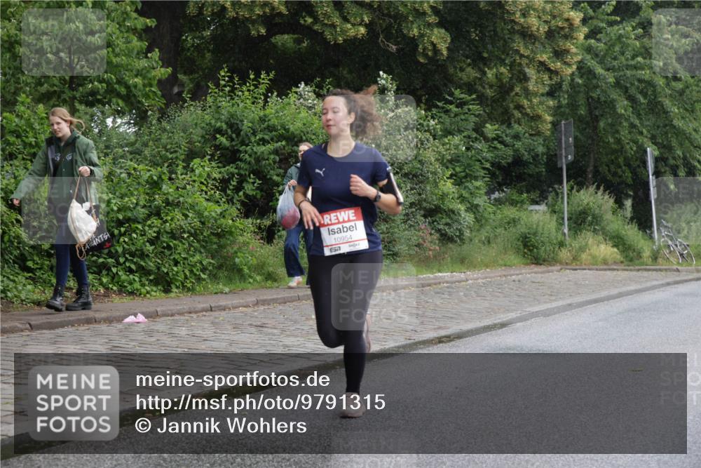 14.06.2026 - REWE Women's Run Jannik Wohlers http://msf.ph/oto/9791315 14.06.2026 09:48:21 Laufen 10954, 7 meine-sportfotos.de