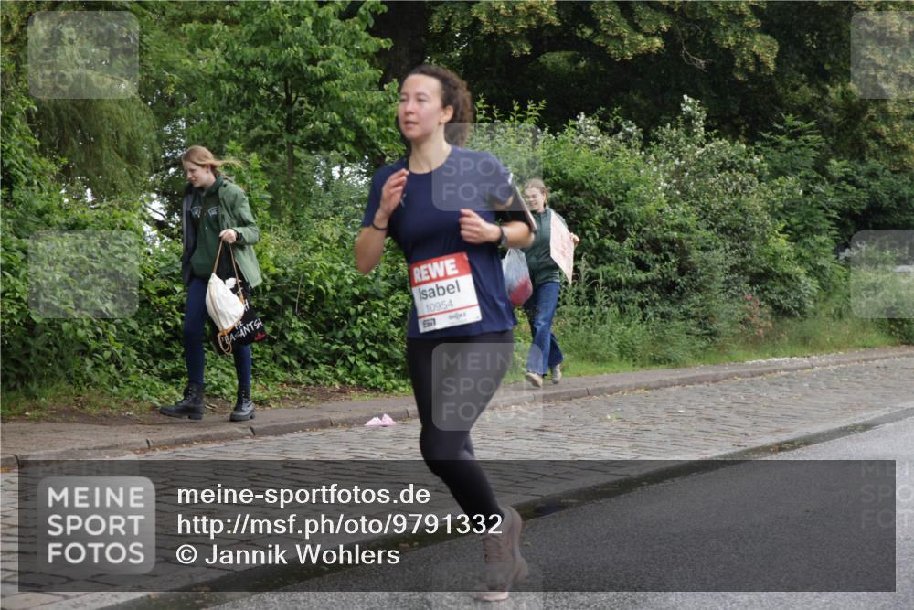14.06.2026 - REWE Women's Run Jannik Wohlers http://msf.ph/oto/9791332 14.06.2026 09:48:21 Laufen 10954, 5577 meine-sportfotos.de
