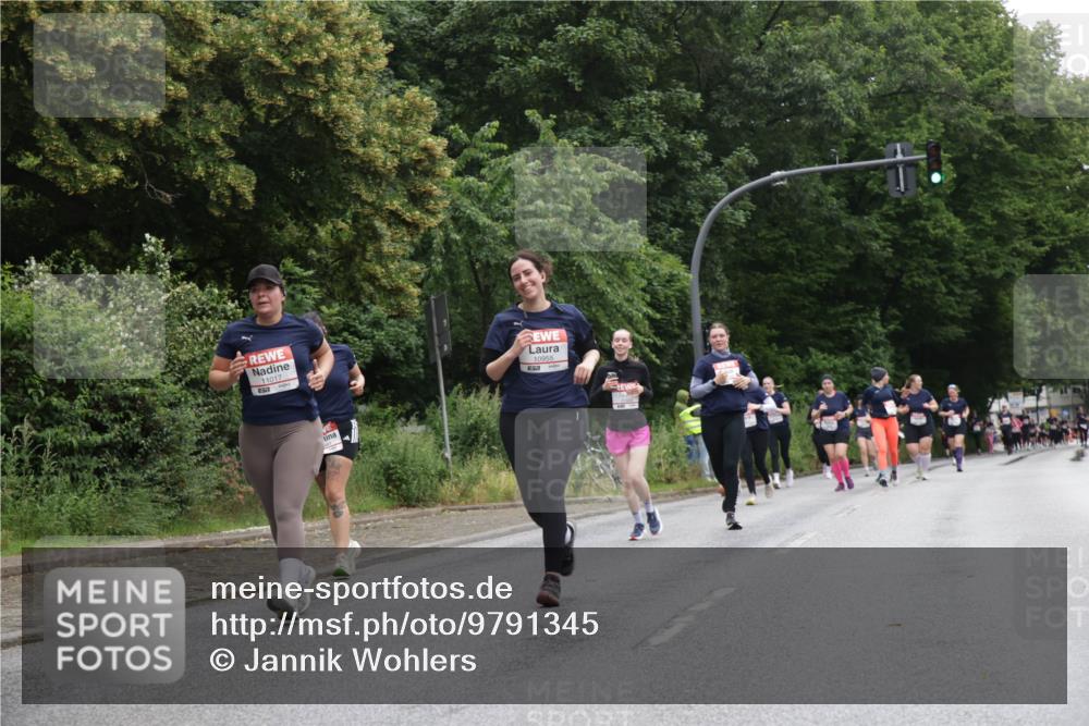 14.06.2026 - REWE Women's Run Jannik Wohlers http://msf.ph/oto/9791345 14.06.2026 10:05:26 Laufen 11017, 10955 meine-sportfotos.de