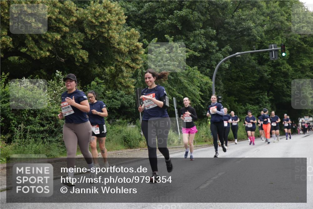14.06.2026 - REWE Women's Run Jannik Wohlers http://msf.ph/oto/9791354 14.06.2026 10:05:26 Laufen 11017, 10955 meine-sportfotos.de