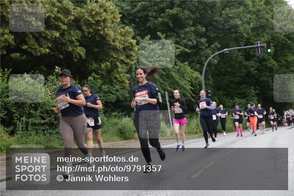 14.06.2026 - REWE Women's Run Jannik Wohlers http://msf.ph/oto/9791357 14.06.2026 10:05:26 Laufen 11017 meine-sportfotos.de