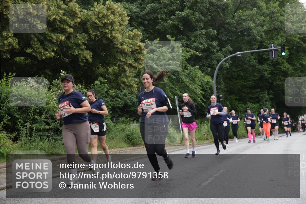14.06.2026 - REWE Women's Run Jannik Wohlers http://msf.ph/oto/9791358 14.06.2026 10:05:26 Laufen 10955 meine-sportfotos.de