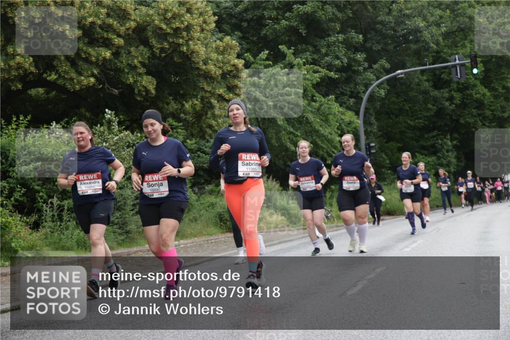 14.06.2026 - REWE Women's Run Jannik Wohlers http://msf.ph/oto/9791418 14.06.2026 10:05:34 Laufen 11355, 10834, 10690, 5517 meine-sportfotos.de