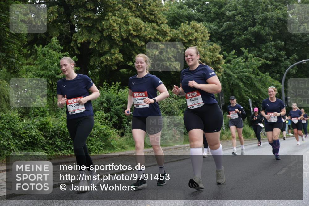 14.06.2026 - REWE Women's Run Jannik Wohlers http://msf.ph/oto/9791453 14.06.2026 10:05:38 Laufen 10258, 7, 11260, 10240 meine-sportfotos.de