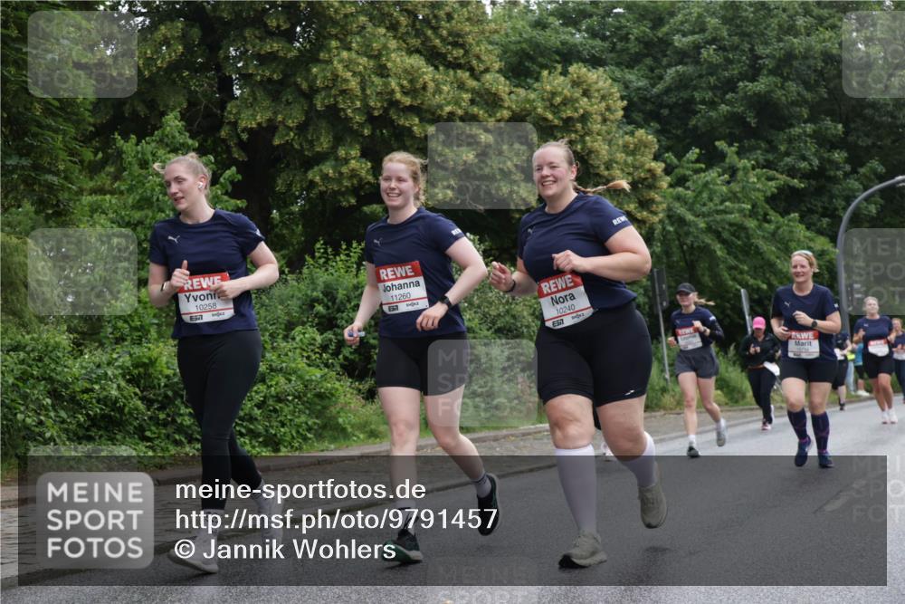 14.06.2026 - REWE Women's Run Jannik Wohlers http://msf.ph/oto/9791457 14.06.2026 10:05:38 Laufen 10258, 57, 11260, 657, 10240, 657 meine-sportfotos.de