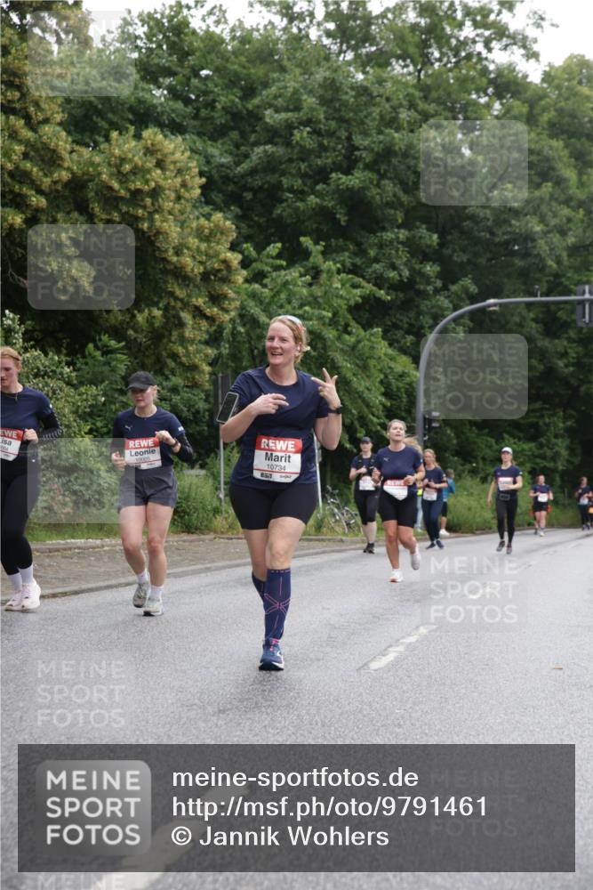 14.06.2026 - REWE Women's Run Jannik Wohlers http://msf.ph/oto/9791461 14.06.2026 10:05:39 Laufen 10734, 577 meine-sportfotos.de