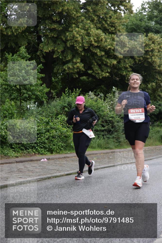 14.06.2026 - REWE Women's Run Jannik Wohlers http://msf.ph/oto/9791485 14.06.2026 10:05:43 Laufen 10429 meine-sportfotos.de