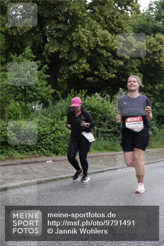 14.06.2026 - REWE Women's Run Jannik Wohlers http://msf.ph/oto/9791491 14.06.2026 10:05:43 Laufen 10429 meine-sportfotos.de