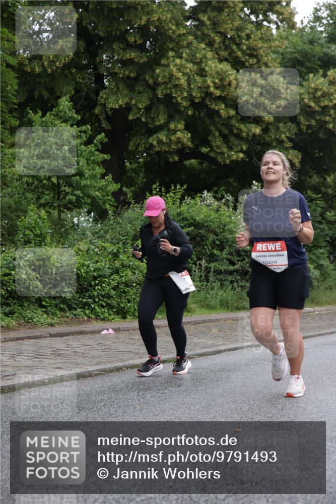 14.06.2026 - REWE Women's Run Jannik Wohlers http://msf.ph/oto/9791493 14.06.2026 10:05:43 Laufen 10429 meine-sportfotos.de