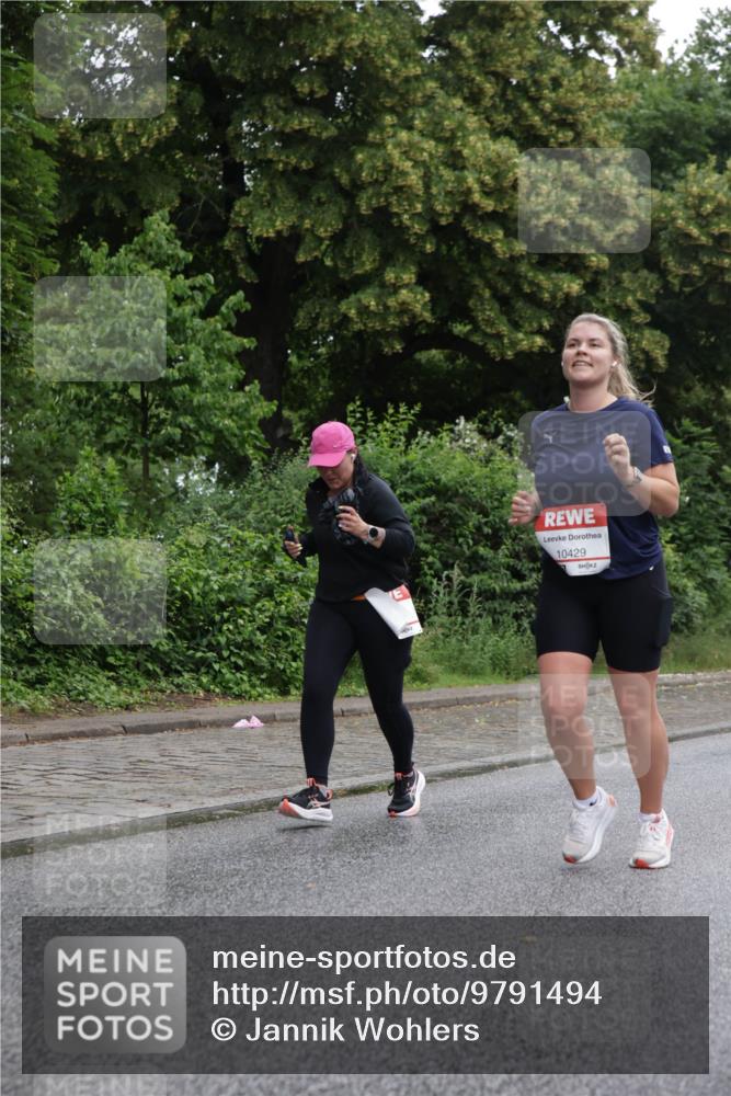 14.06.2026 - REWE Women's Run Jannik Wohlers http://msf.ph/oto/9791494 14.06.2026 10:05:43 Laufen 10429 meine-sportfotos.de