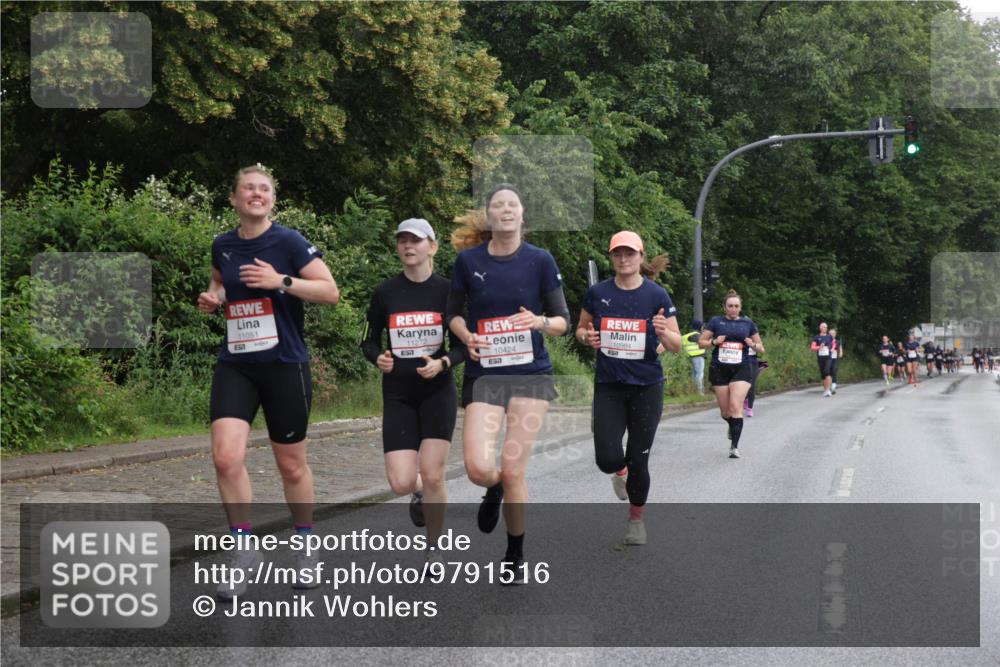 14.06.2026 - REWE Women's Run Jannik Wohlers http://msf.ph/oto/9791516 14.06.2026 09:49:30 Laufen 11051, 11272, 10424, 5, 7, 7, 10984 meine-sportfotos.de