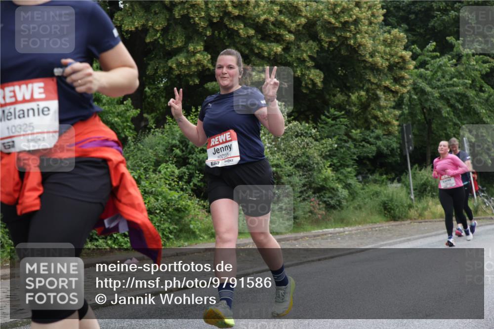 14.06.2026 - REWE Women's Run Jannik Wohlers http://msf.ph/oto/9791586 14.06.2026 10:05:55 Laufen 10325, 657, 577, 10795 meine-sportfotos.de