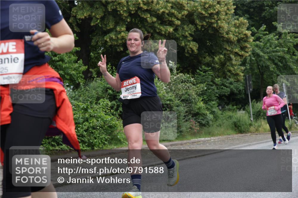 14.06.2026 - REWE Women's Run Jannik Wohlers http://msf.ph/oto/9791588 14.06.2026 10:05:55 Laufen 25, 10795, 77 meine-sportfotos.de
