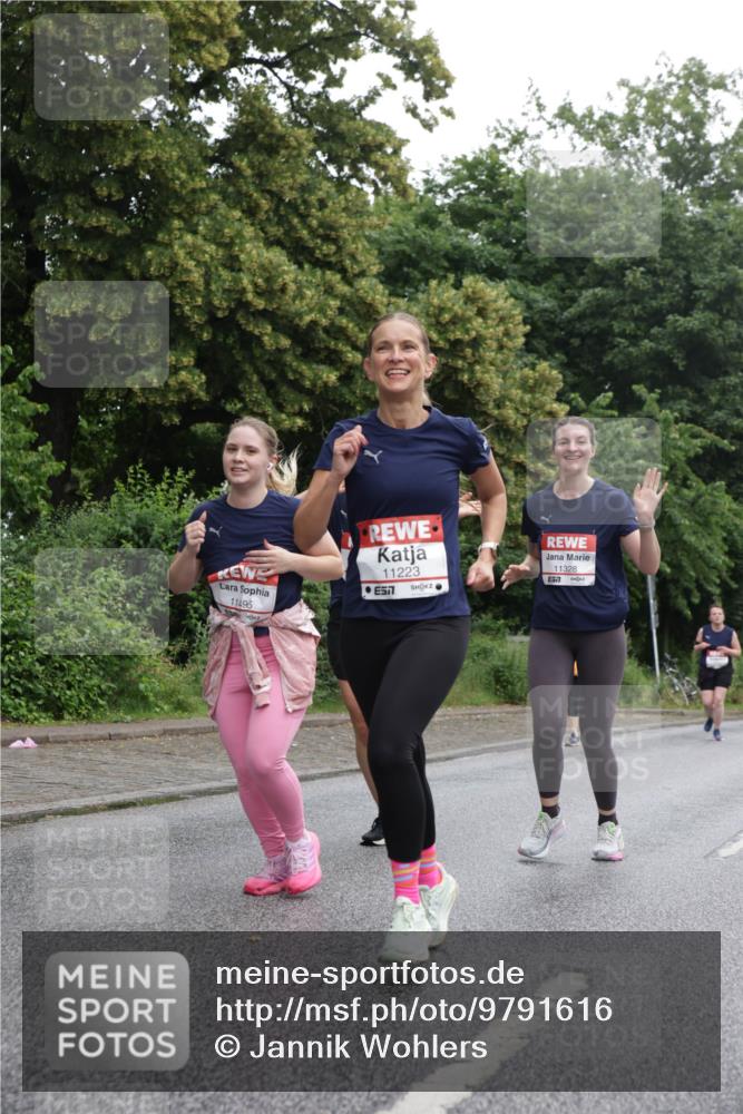 14.06.2026 - REWE Women's Run Jannik Wohlers http://msf.ph/oto/9791616 14.06.2026 10:06:01 Laufen 11495, 11223, 7, 11328 meine-sportfotos.de