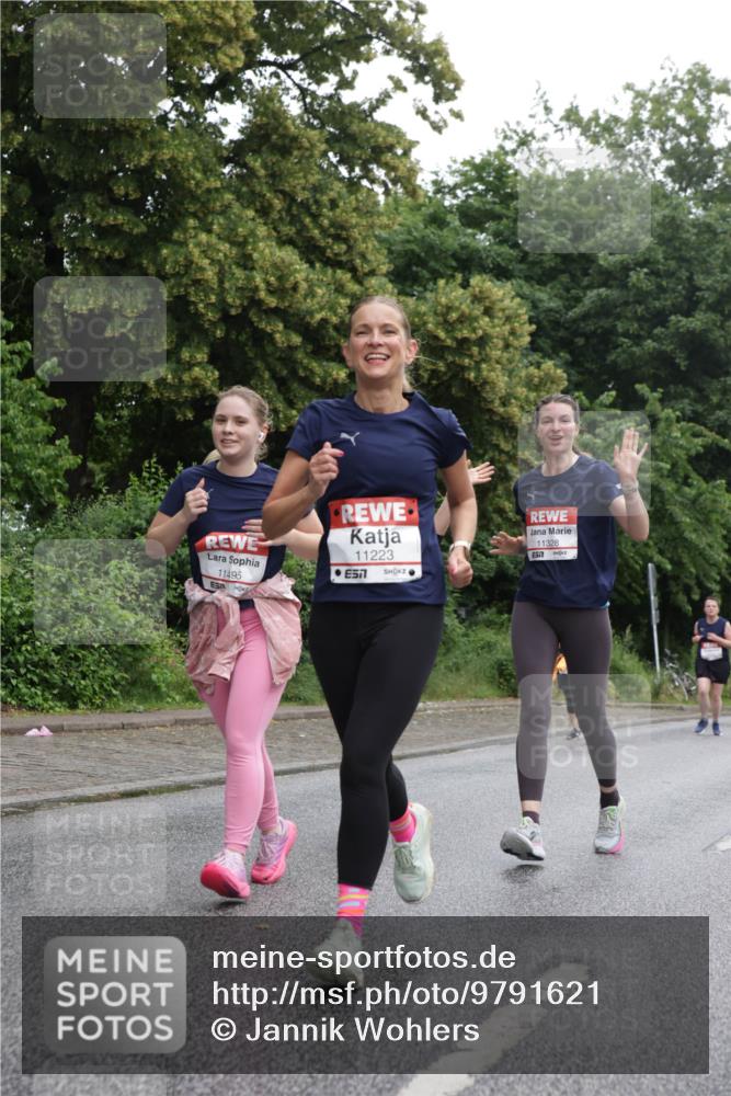 14.06.2026 - REWE Women's Run Jannik Wohlers http://msf.ph/oto/9791621 14.06.2026 10:06:01 Laufen 11495, 11223, 57, 11328, 6577 meine-sportfotos.de