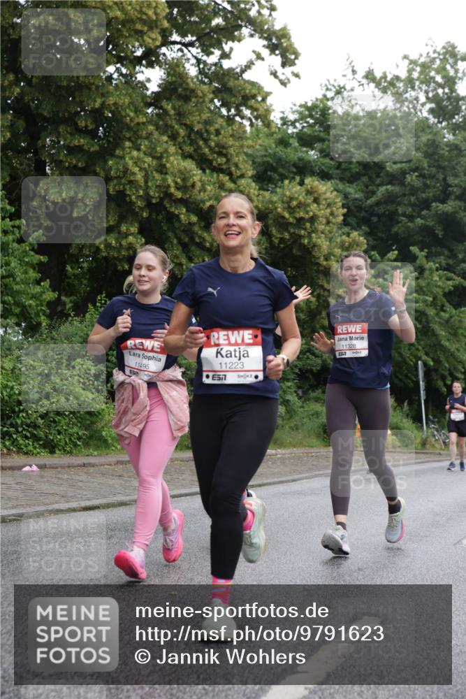 14.06.2026 - REWE Women's Run Jannik Wohlers http://msf.ph/oto/9791623 14.06.2026 10:06:01 Laufen 11495, 11223, 57, 11328 meine-sportfotos.de