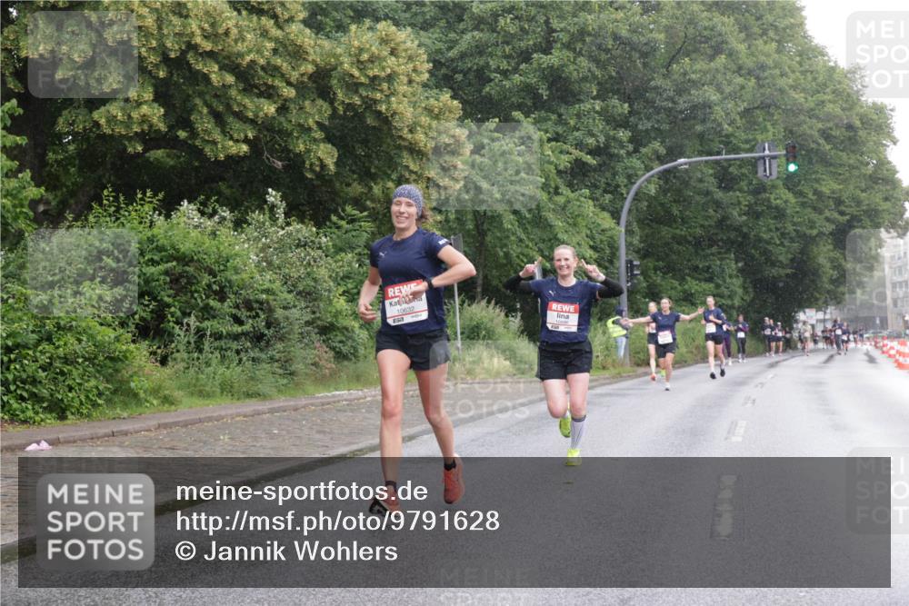 14.06.2026 - REWE Women's Run Jannik Wohlers http://msf.ph/oto/9791628 14.06.2026 09:49:45 Laufen 10632, 57 meine-sportfotos.de