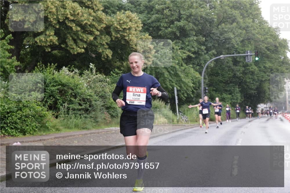 14.06.2026 - REWE Women's Run Jannik Wohlers http://msf.ph/oto/9791657 14.06.2026 09:49:46 Laufen 10896 meine-sportfotos.de