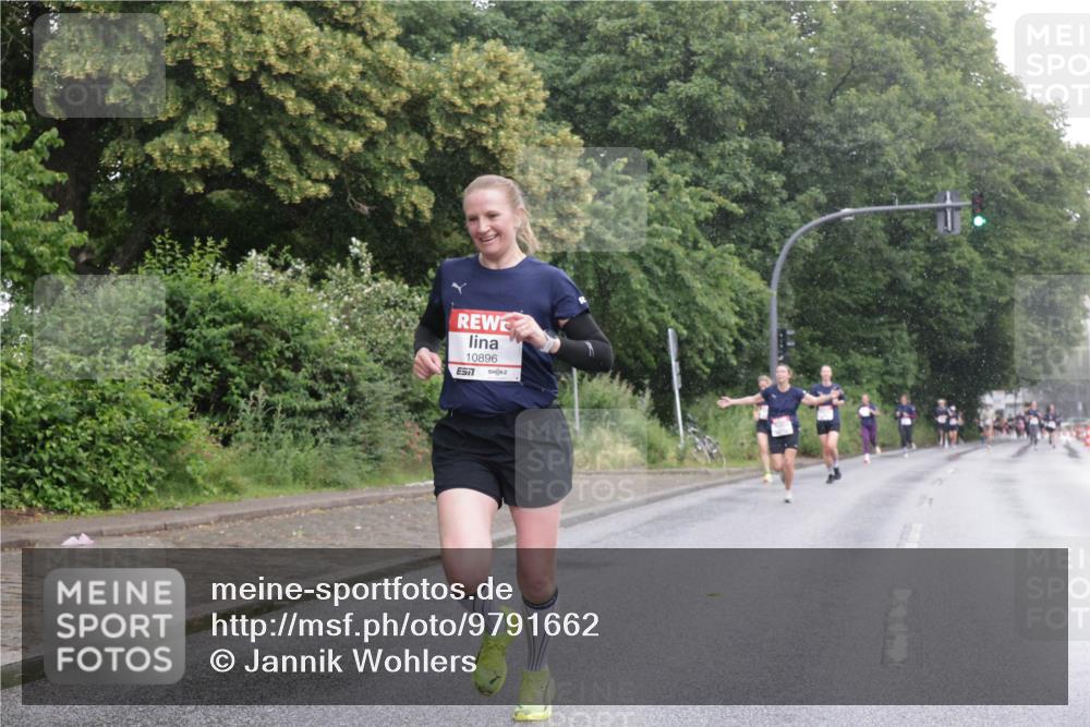14.06.2026 - REWE Women's Run Jannik Wohlers http://msf.ph/oto/9791662 14.06.2026 09:49:46 Laufen 10896, 7 meine-sportfotos.de
