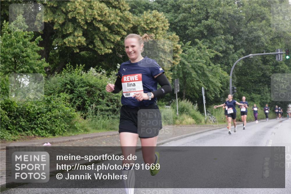 14.06.2026 - REWE Women's Run Jannik Wohlers http://msf.ph/oto/9791669 14.06.2026 09:49:46 Laufen 10896, 57 meine-sportfotos.de
