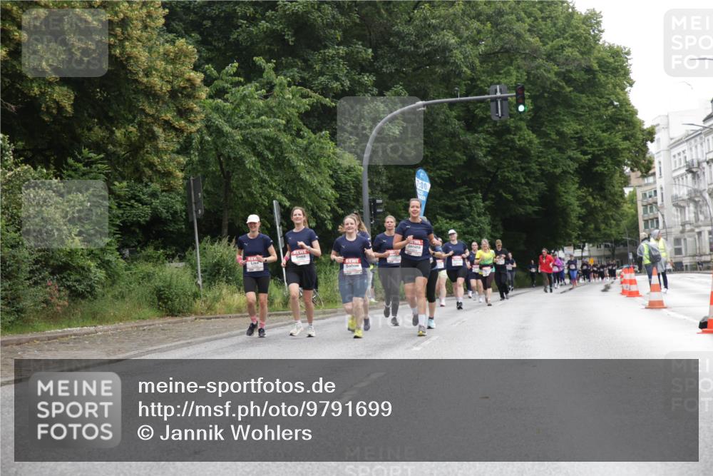 14.06.2026 - REWE Women's Run Jannik Wohlers http://msf.ph/oto/9791699 14.06.2026 10:06:12 Laufen 7, 00 meine-sportfotos.de