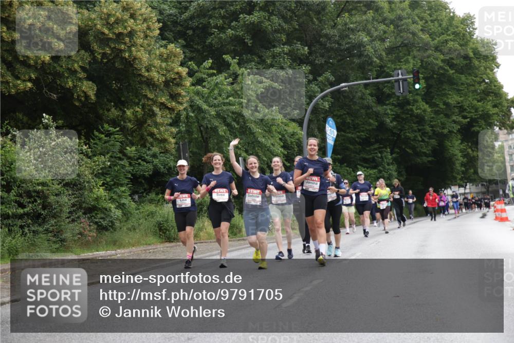 14.06.2026 - REWE Women's Run Jannik Wohlers http://msf.ph/oto/9791705 14.06.2026 10:06:14 Laufen 7, 00, 11494 meine-sportfotos.de
