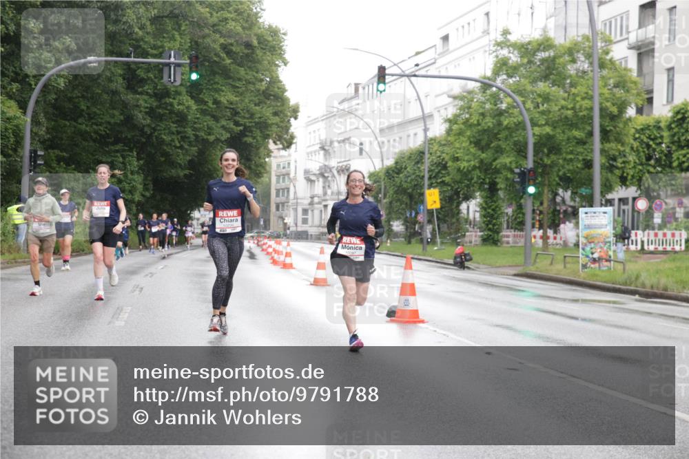 14.06.2026 - REWE Women's Run Jannik Wohlers http://msf.ph/oto/9791788 14.06.2026 09:49:59 Laufen 10097, 1 meine-sportfotos.de