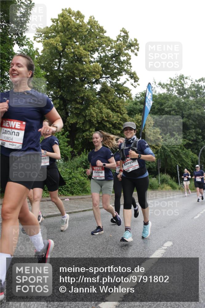 14.06.2026 - REWE Women's Run Jannik Wohlers http://msf.ph/oto/9791802 14.06.2026 10:06:18 Laufen 10804, 770, 11348, 10086 meine-sportfotos.de