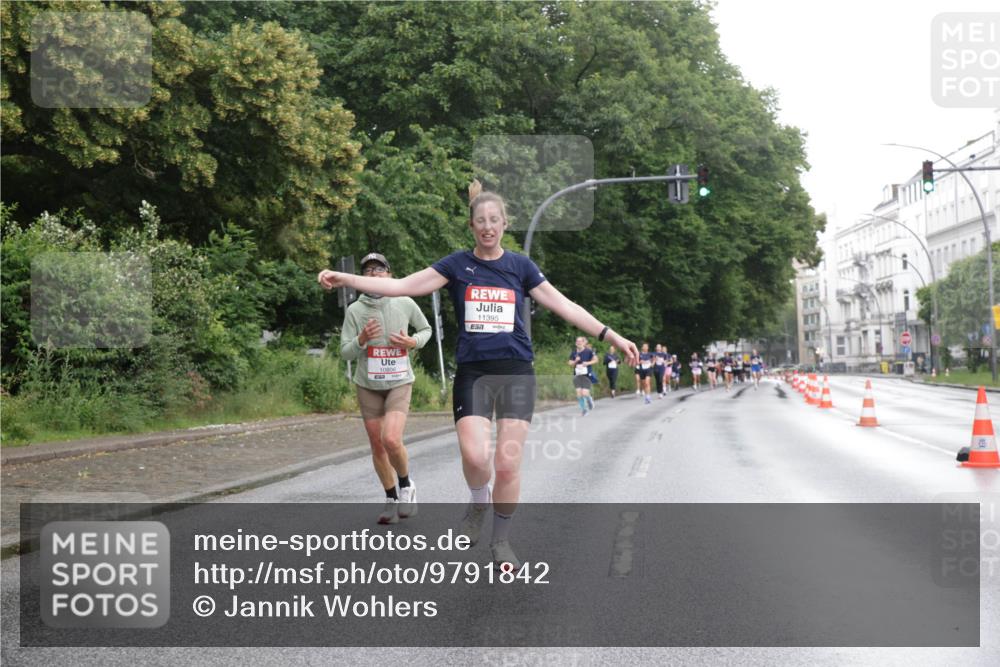 14.06.2026 - REWE Women's Run Jannik Wohlers http://msf.ph/oto/9791842 14.06.2026 09:50:02 Laufen 10806, 11395, 50 meine-sportfotos.de
