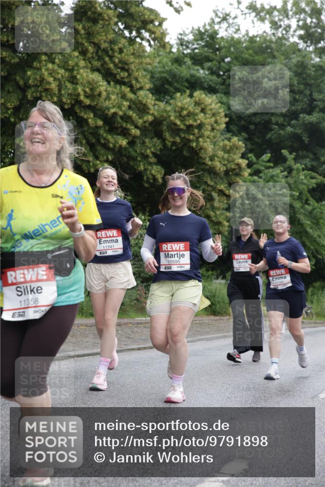 14.06.2026 - REWE Women's Run Jannik Wohlers http://msf.ph/oto/9791898 14.06.2026 10:06:23 Laufen 11358, 11241, 7, 10595, 7, 11142 meine-sportfotos.de