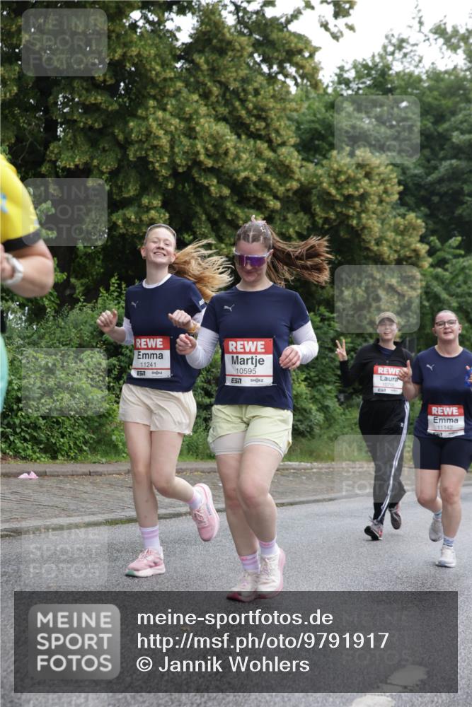 14.06.2026 - REWE Women's Run Jannik Wohlers http://msf.ph/oto/9791917 14.06.2026 10:06:24 Laufen 11241, 10595, 57, 11142 meine-sportfotos.de
