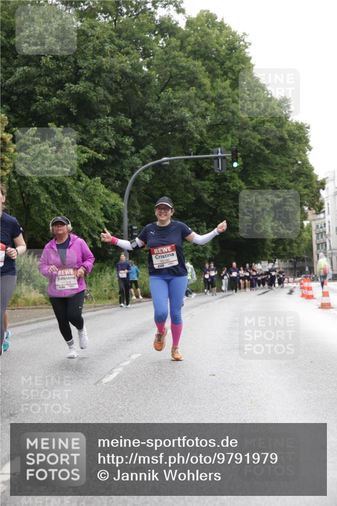 14.06.2026 - REWE Women's Run Jannik Wohlers http://msf.ph/oto/9791979 14.06.2026 10:06:34 Laufen 11458, 51, 10180 meine-sportfotos.de