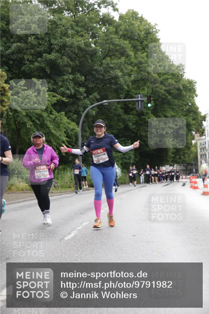 14.06.2026 - REWE Women's Run Jannik Wohlers http://msf.ph/oto/9791982 14.06.2026 10:06:34 Laufen 11458, 10180 meine-sportfotos.de