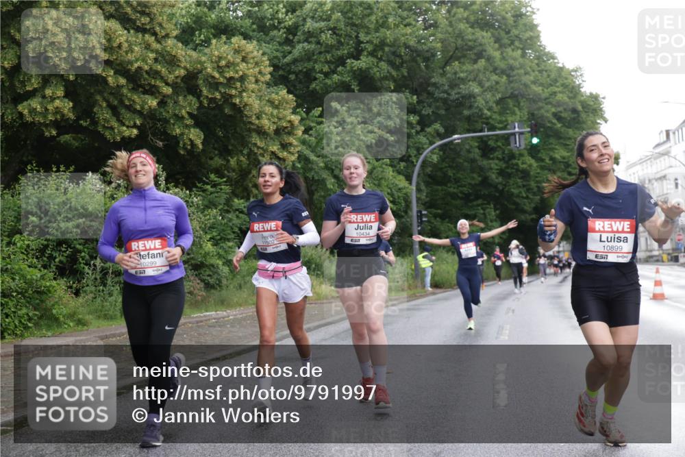 14.06.2026 - REWE Women's Run Jannik Wohlers http://msf.ph/oto/9791997 14.06.2026 09:50:19 Laufen 10299, 57, 11502, 10434, 10899 meine-sportfotos.de