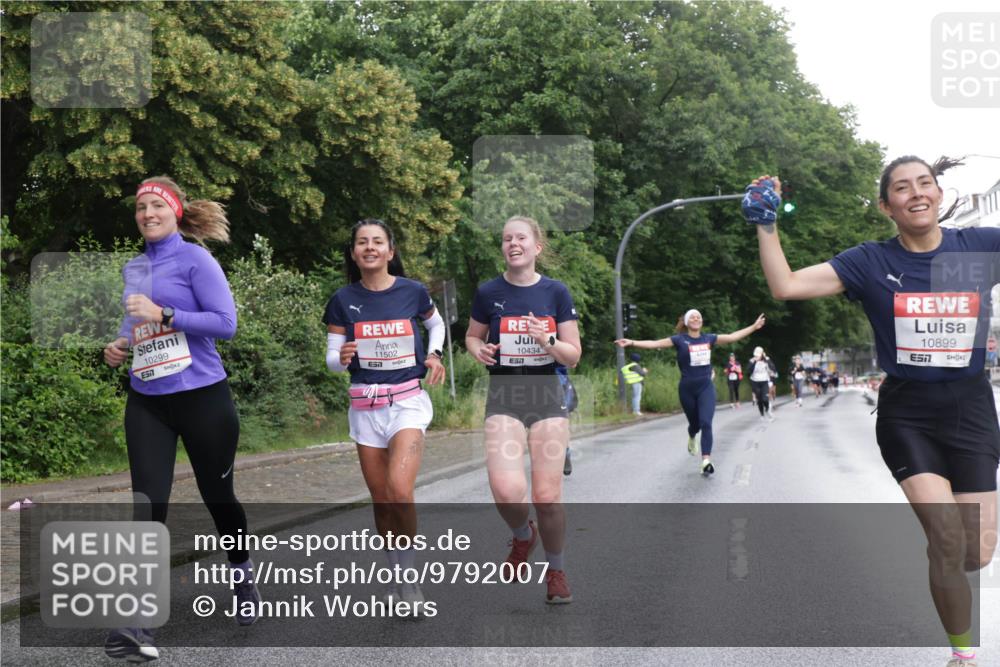 14.06.2026 - REWE Women's Run Jannik Wohlers http://msf.ph/oto/9792007 14.06.2026 09:50:20 Laufen 10299, 57, 11502, 6517, 10434, 10899, 7, 7 meine-sportfotos.de