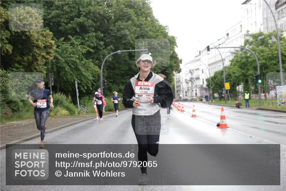14.06.2026 - REWE Women's Run Jannik Wohlers http://msf.ph/oto/9792065 14.06.2026 09:50:28 Laufen 11266 meine-sportfotos.de