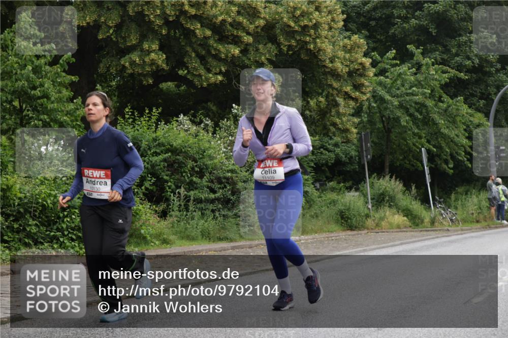 14.06.2026 - REWE Women's Run Jannik Wohlers http://msf.ph/oto/9792104 14.06.2026 10:06:42 Laufen 10130, 11109 meine-sportfotos.de