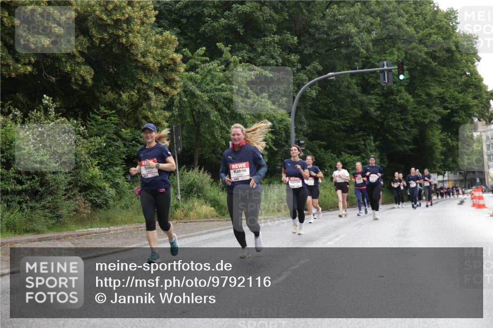 14.06.2026 - REWE Women's Run Jannik Wohlers http://msf.ph/oto/9792116 14.06.2026 10:06:49 Laufen 11149 meine-sportfotos.de