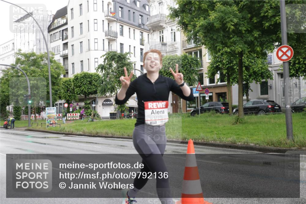 14.06.2026 - REWE Women's Run Jannik Wohlers http://msf.ph/oto/9792136 14.06.2026 09:50:34 Laufen 11270, 7, 301 meine-sportfotos.de
